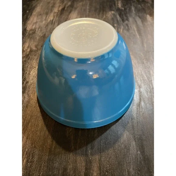 Vintage PYREX Blue Trade Mark 401-1 1/2 Pint Mixing Bowl Made in USA Primary - Picture 7 of 7